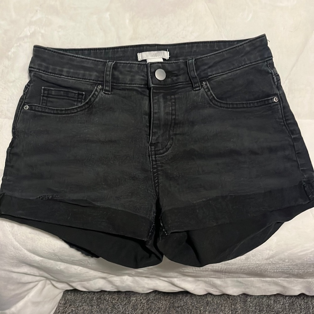 H&M black jean shorts